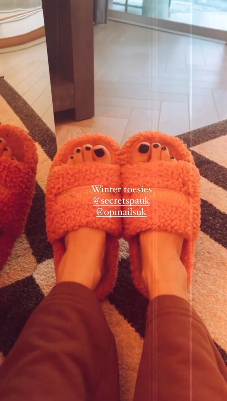 Ashley Roberts Feet